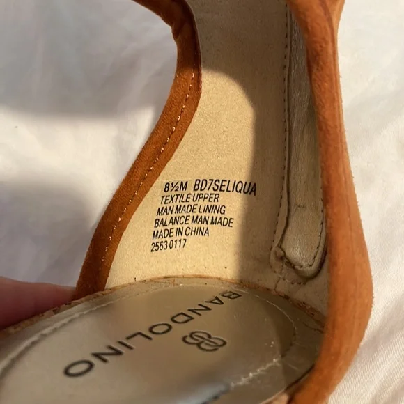 NEW Bandolino stacked heel sandals suede and cork with fringe ties sz 8.5 - Picture 3 of 5